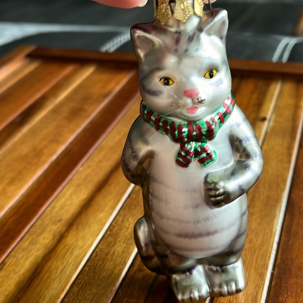 Cat ornament. Blown glass​
